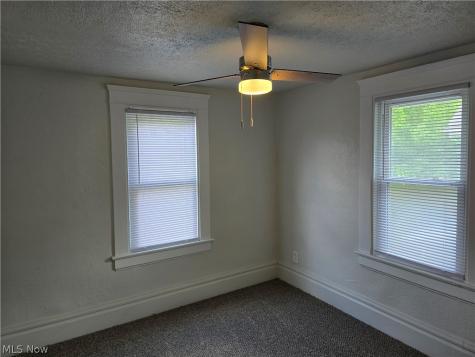 976 Neptune Avenue Akron OH 44301