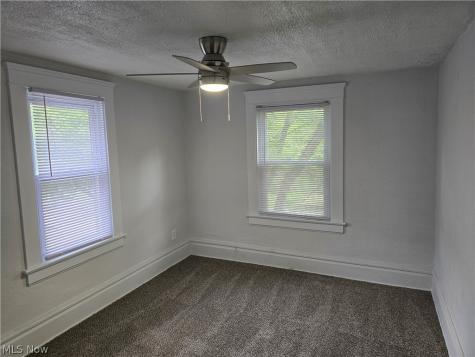 976 Neptune Avenue Akron OH 44301