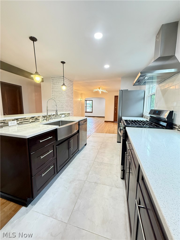 2045 Reveley Avenue Lakewood OH 44107