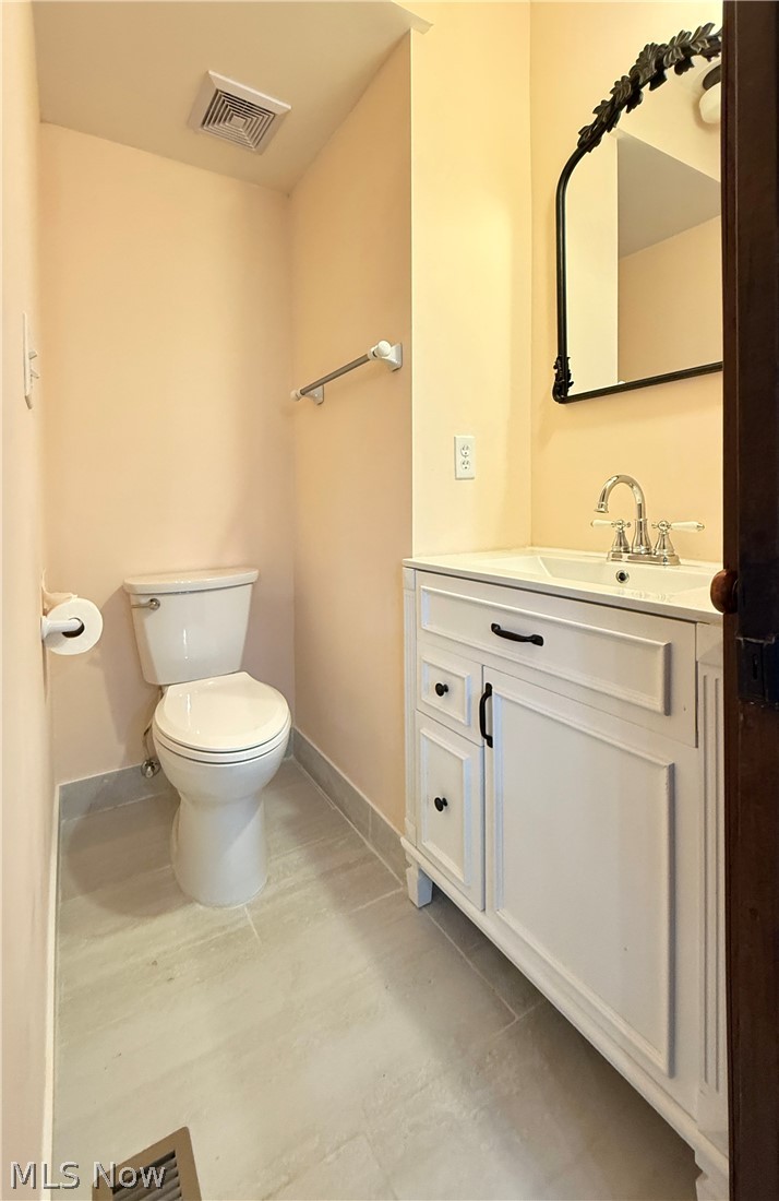 2045 Reveley Avenue Lakewood OH 44107