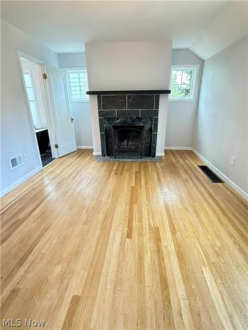 2045 Reveley Avenue Lakewood OH 44107