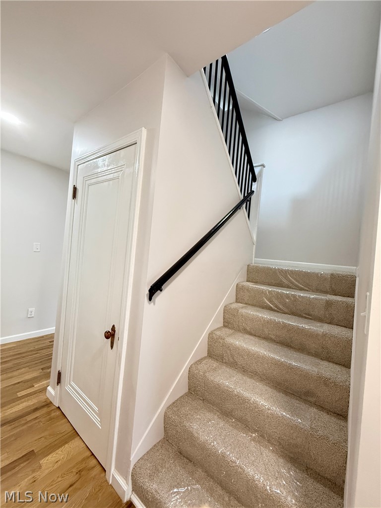 2045 Reveley Avenue Lakewood OH 44107