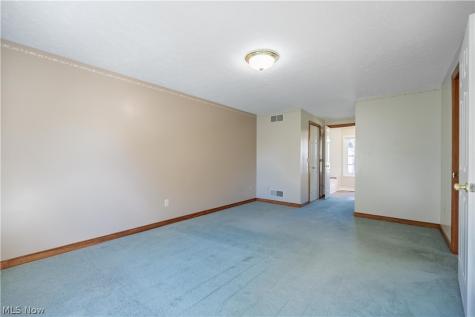 5644 Beverly Avenue NE Canton OH 44721
