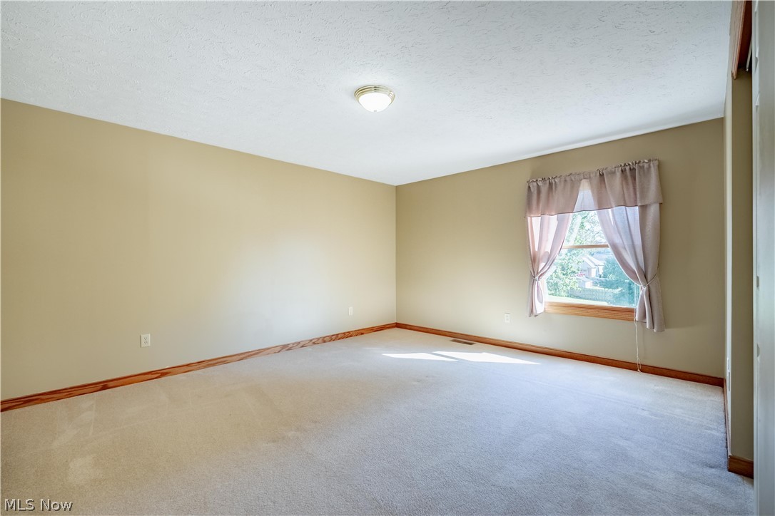 5644 Beverly Avenue NE Canton OH 44721