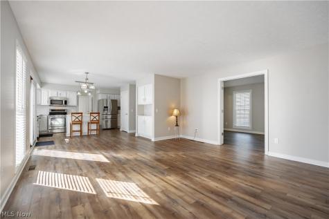 5644 Beverly Avenue NE Canton OH 44721