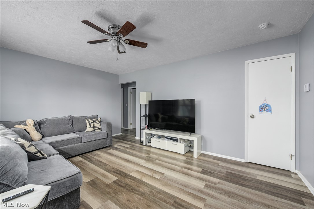 572 Bell Avenue Elyria OH 44035