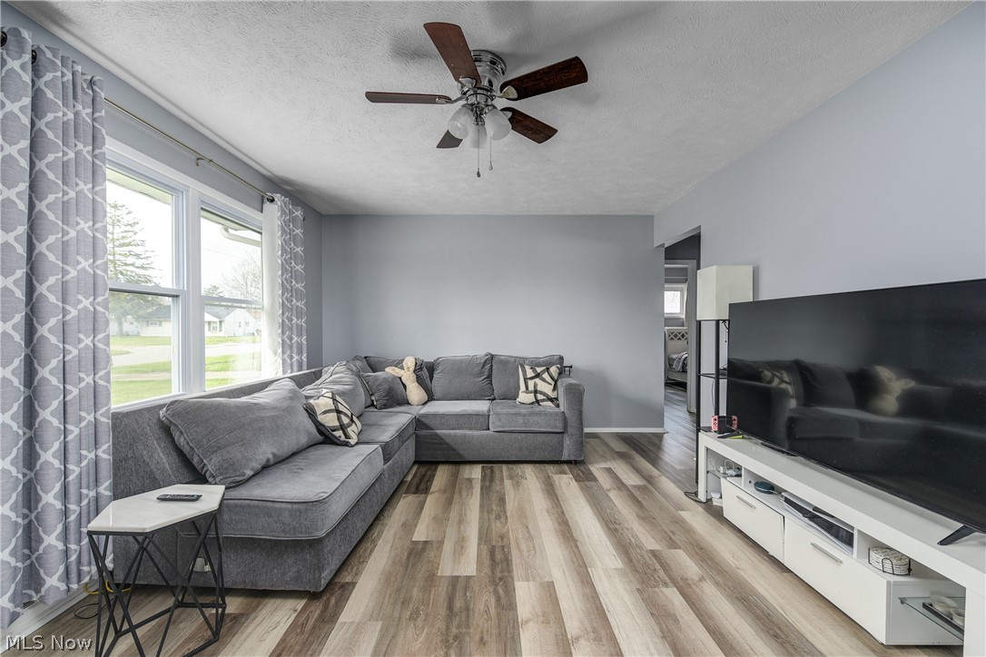 572 Bell Avenue Elyria OH 44035