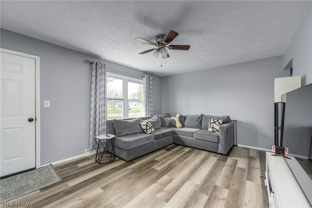572 Bell Avenue Elyria OH 44035