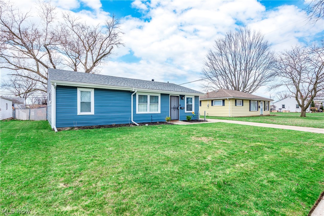 572 Bell Avenue Elyria OH 44035