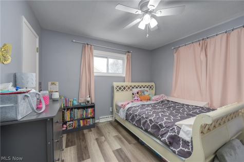 572 Bell Avenue Elyria OH 44035