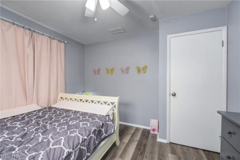 572 Bell Avenue Elyria OH 44035