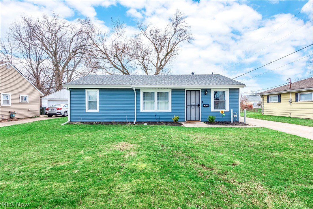 572 Bell Avenue Elyria OH 44035