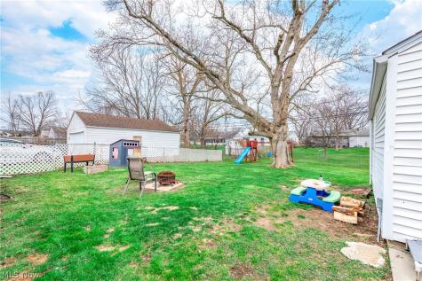 572 Bell Avenue Elyria OH 44035