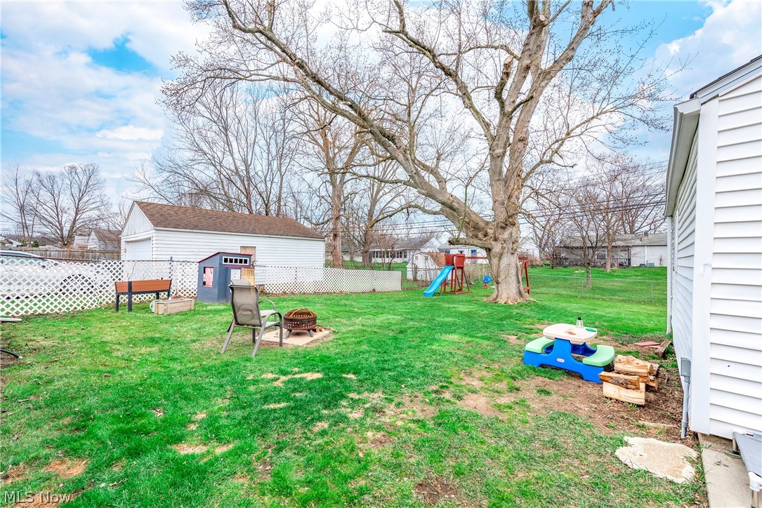 572 Bell Avenue Elyria OH 44035