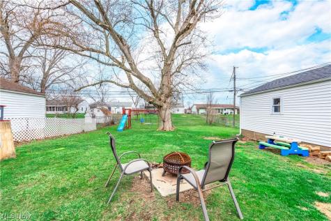 572 Bell Avenue Elyria OH 44035