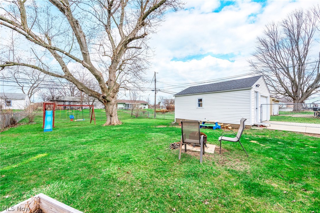 572 Bell Avenue Elyria OH 44035