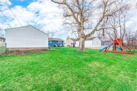 572 Bell Avenue Elyria OH 44035