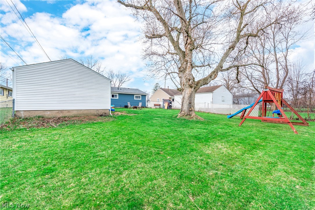 572 Bell Avenue Elyria OH 44035
