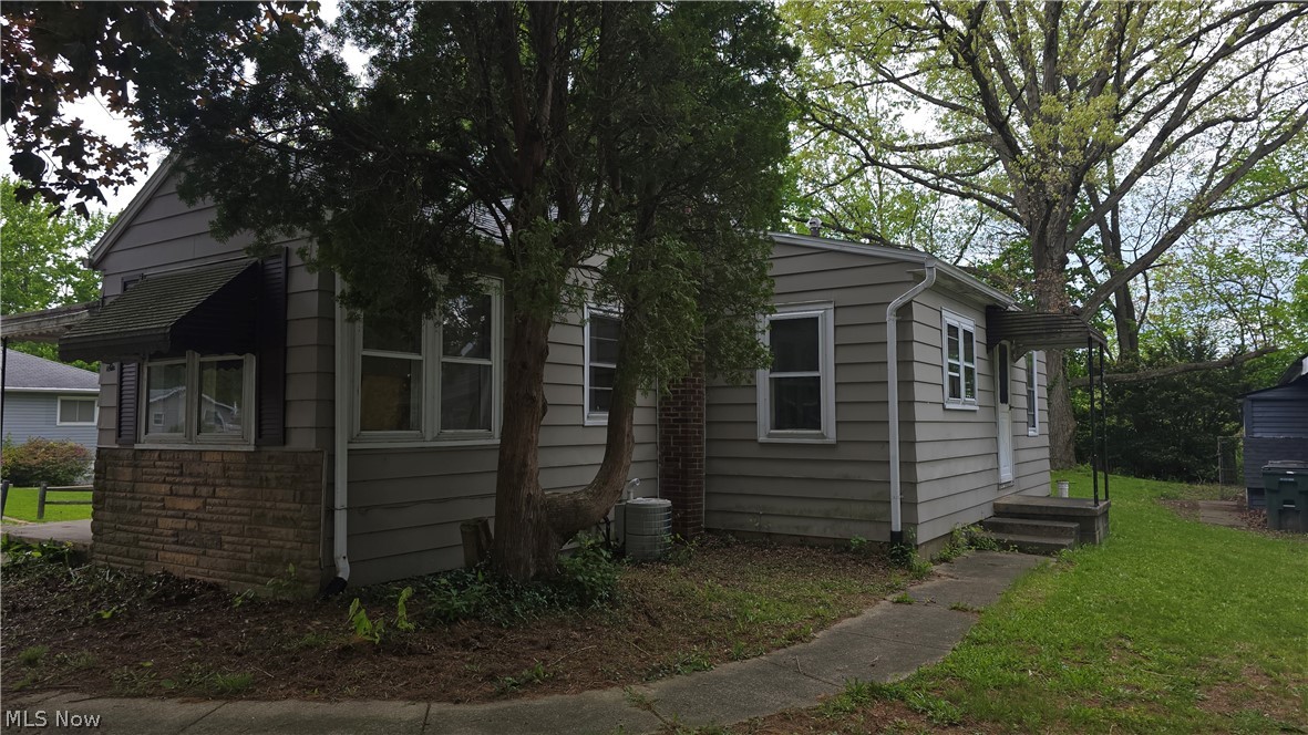 146 Hermann Street Barberton OH 44203