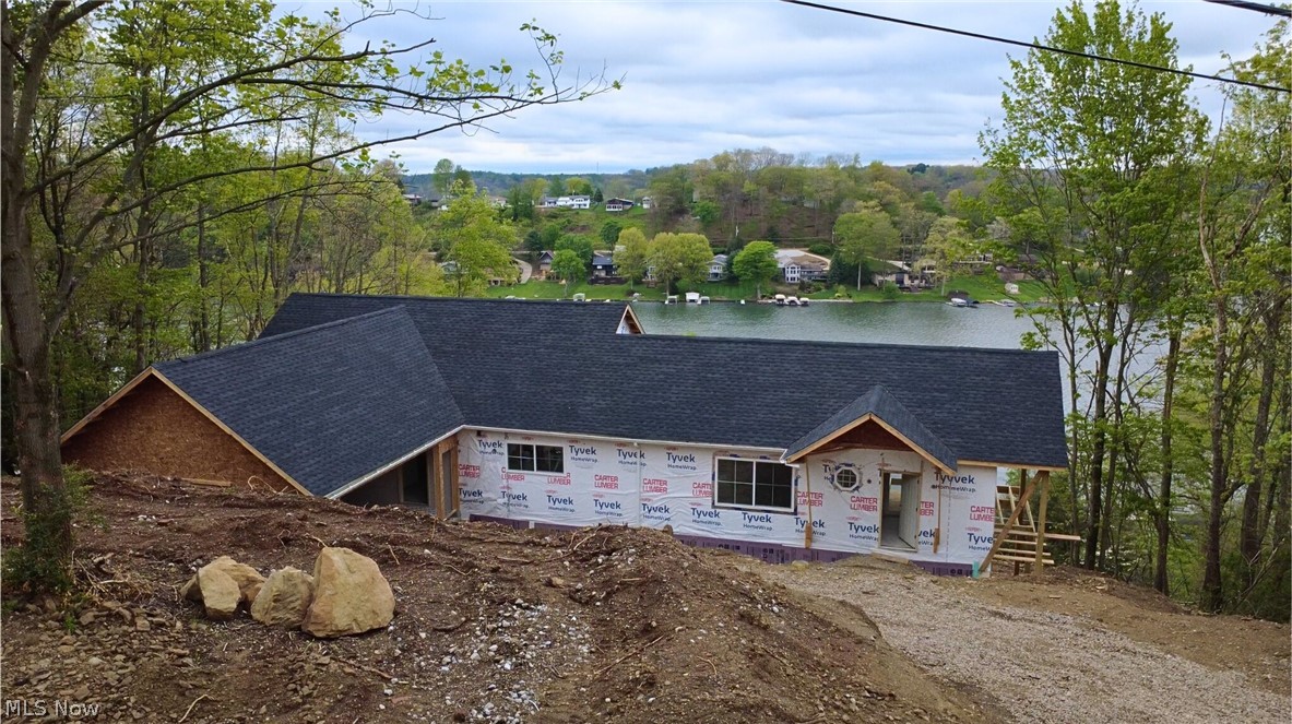 15 Huron Trail Malvern OH 44644