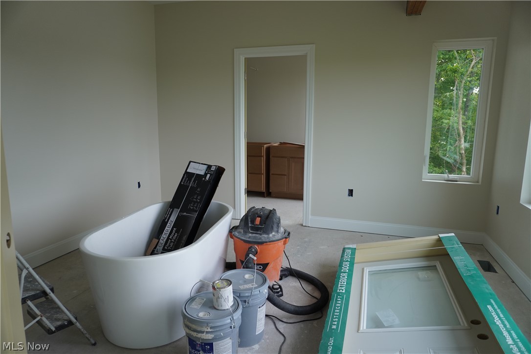 15 Huron Trail Malvern OH 44644