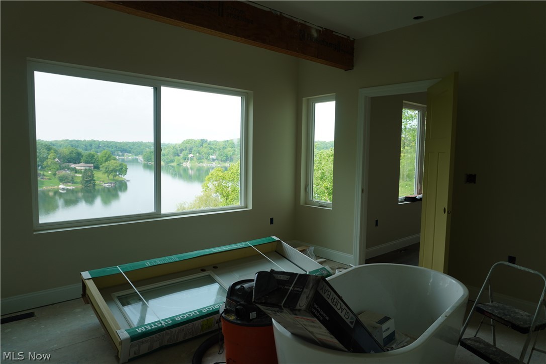 15 Huron Trail Malvern OH 44644