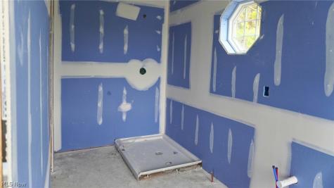 15 Huron Trail Malvern OH 44644