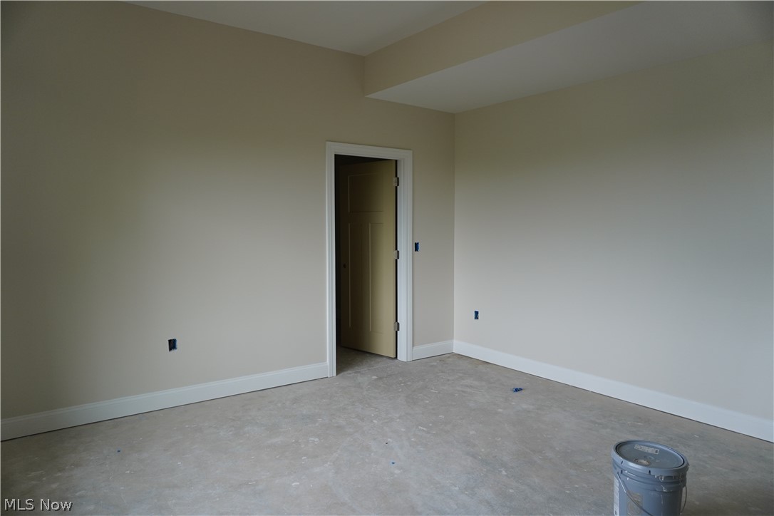 15 Huron Trail Malvern OH 44644