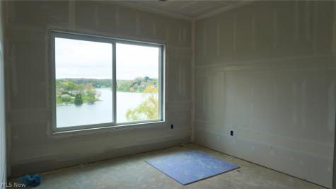 15 Huron Trail Malvern OH 44644