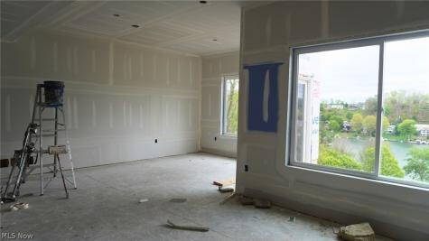 15 Huron Trail Malvern OH 44644