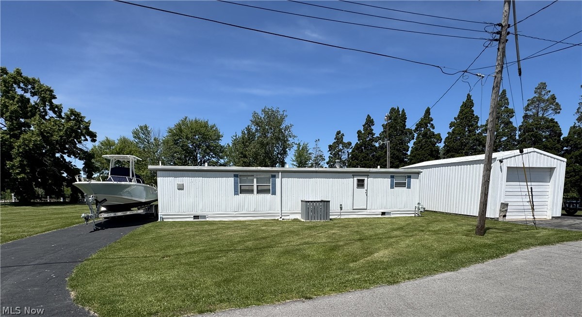 2825 W Risingsun Road Port Clinton OH 43452