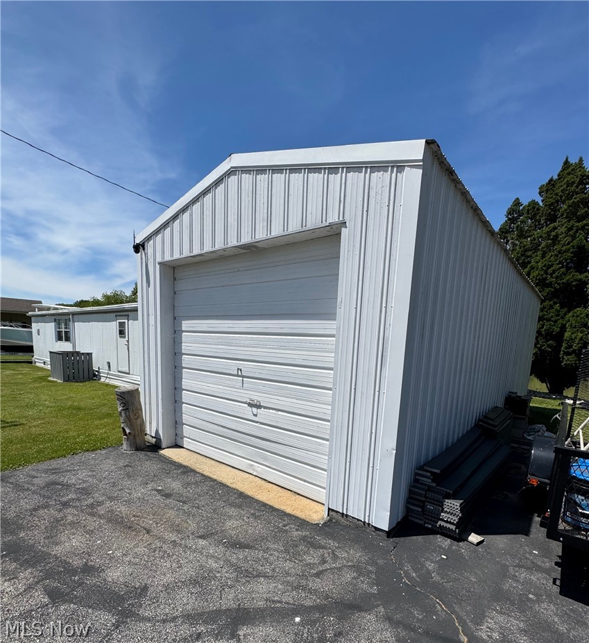 2825 W Risingsun Road Port Clinton OH 43452