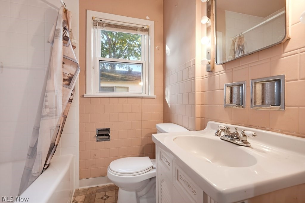2345 10th Street Cuyahoga Falls OH 44221