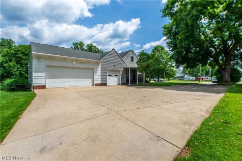 2748 Canton Road Uniontown OH 44685