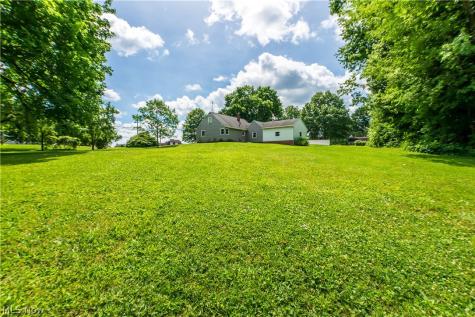 2748 Canton Road Uniontown OH 44685