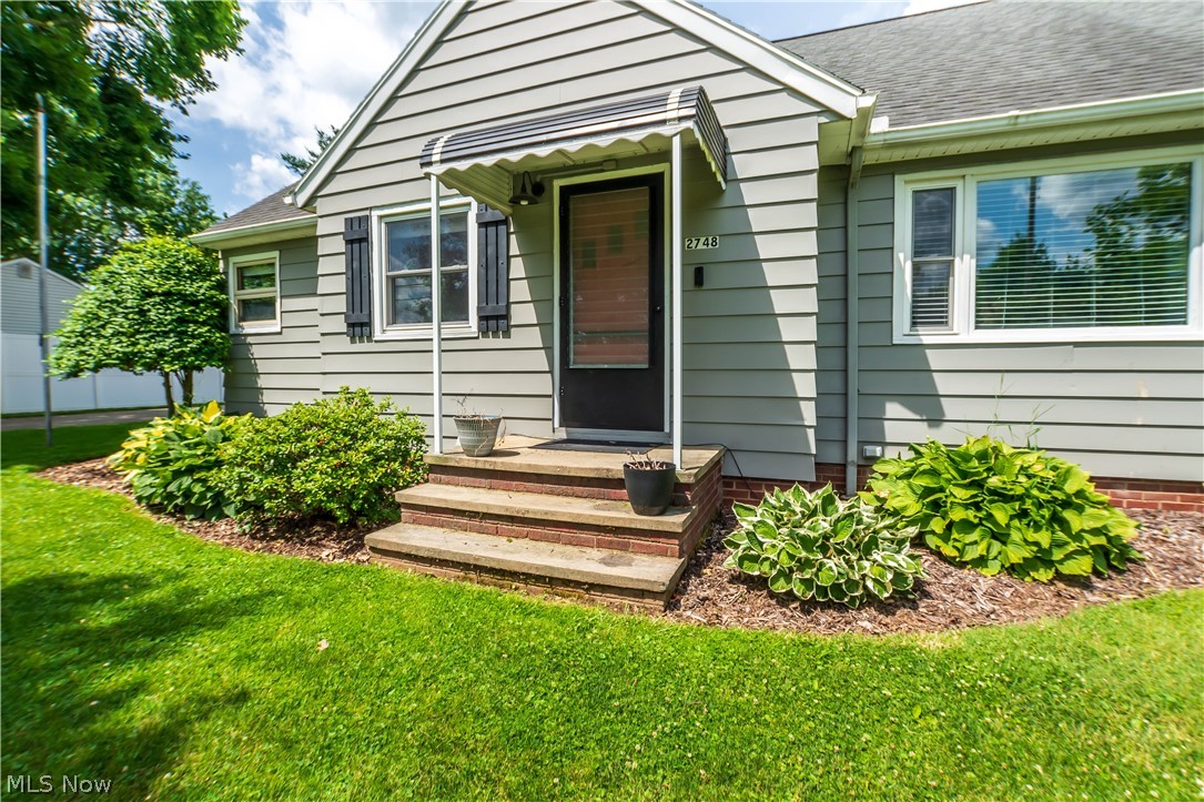 2748 Canton Road Uniontown OH 44685