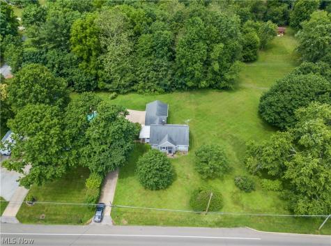 2748 Canton Road Uniontown OH 44685
