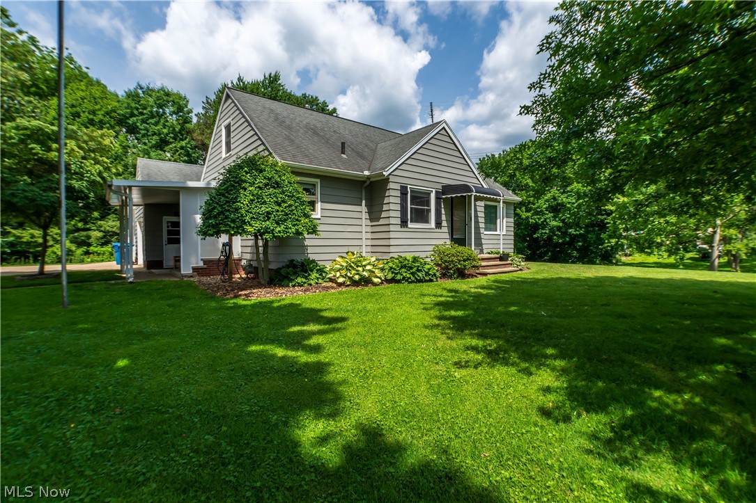 2748 Canton Road Uniontown OH 44685