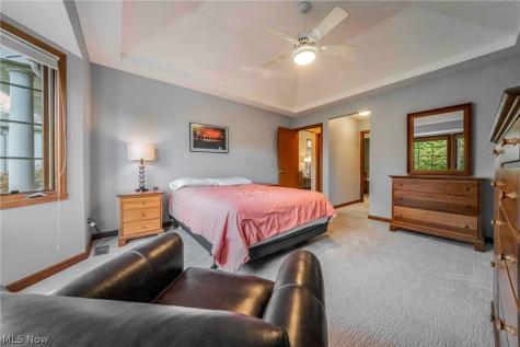 4084 Shelly Drive Seven Hills OH 44131
