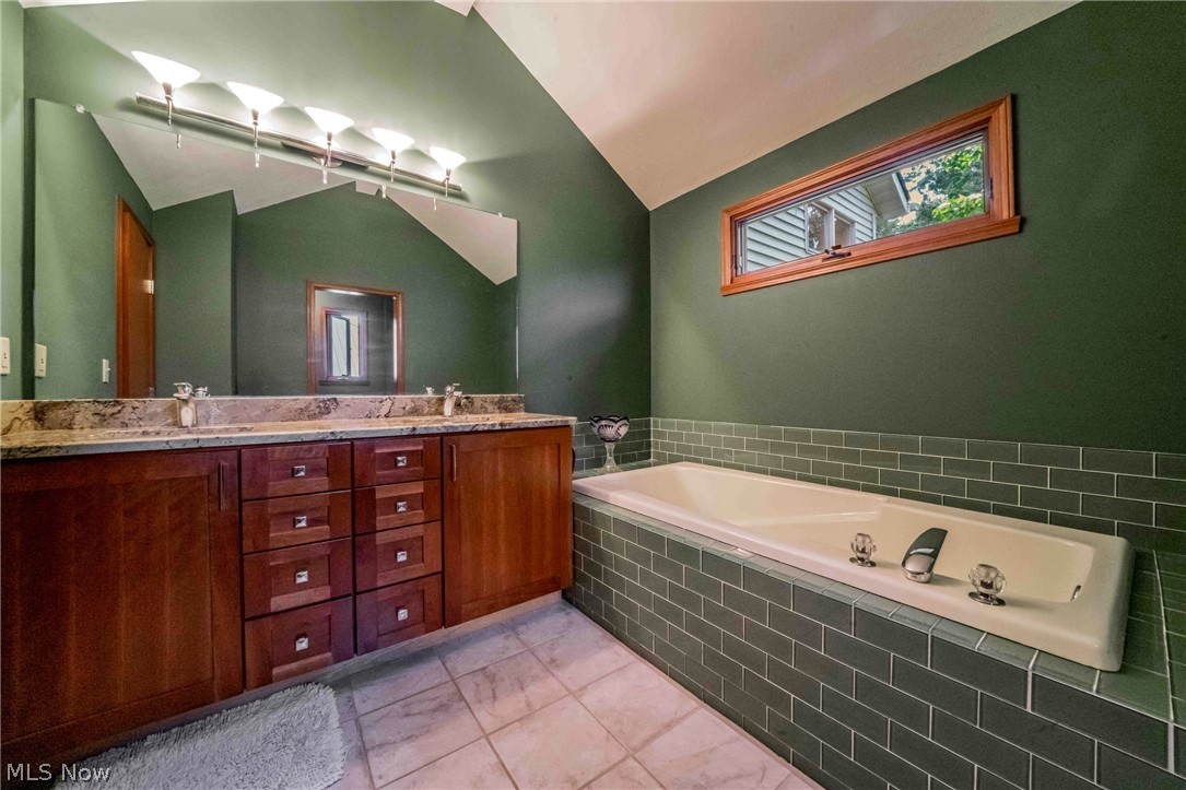 4084 Shelly Drive Seven Hills OH 44131