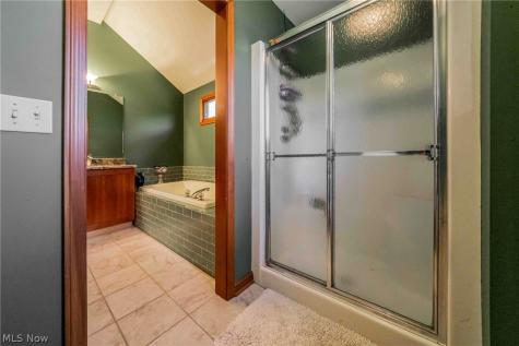 4084 Shelly Drive Seven Hills OH 44131