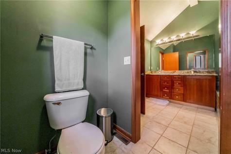 4084 Shelly Drive Seven Hills OH 44131