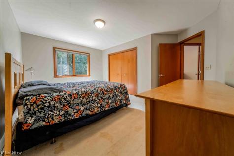 4084 Shelly Drive Seven Hills OH 44131