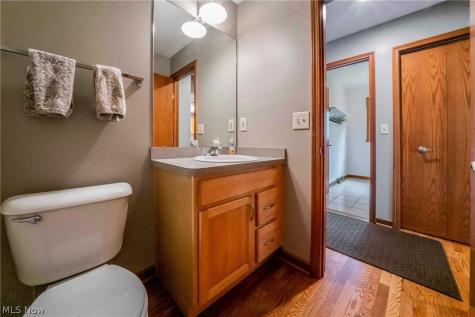 4084 Shelly Drive Seven Hills OH 44131