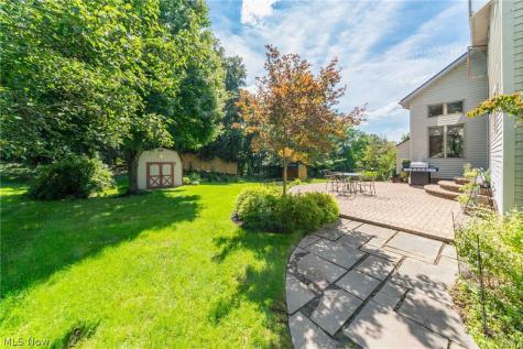 4084 Shelly Drive Seven Hills OH 44131