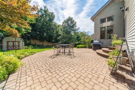 4084 Shelly Drive Seven Hills OH 44131