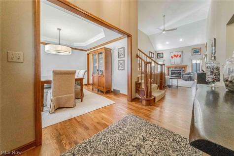 4084 Shelly Drive Seven Hills OH 44131