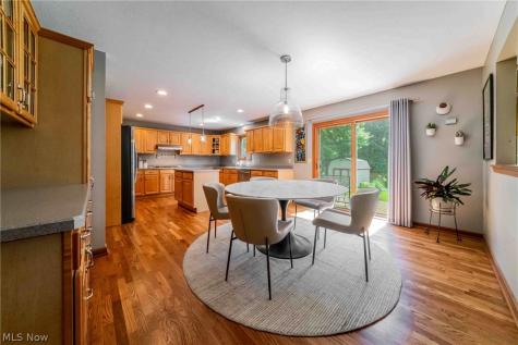 4084 Shelly Drive Seven Hills OH 44131