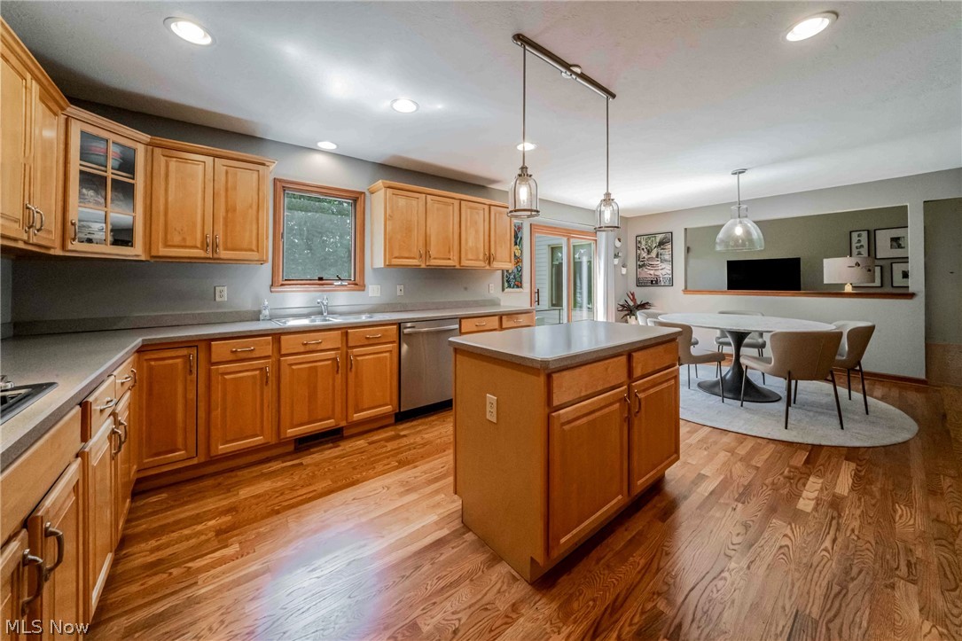 4084 Shelly Drive Seven Hills OH 44131