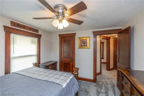 516 Bond Street Elyria OH 44035